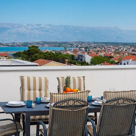 Apartment Lipotica 1 *
